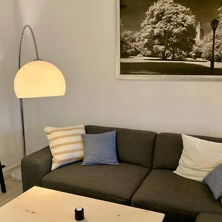 'Das Kleine Feine' - Ruhige, Helle Ferienwohnung Mit Parkplatz Und Balkon Pforzheim Exterior photo