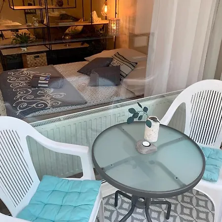'Das Kleine Feine' - Ruhige, Helle Ferienwohnung Mit Parkplatz Und Balkon Pforzheim Exterior photo