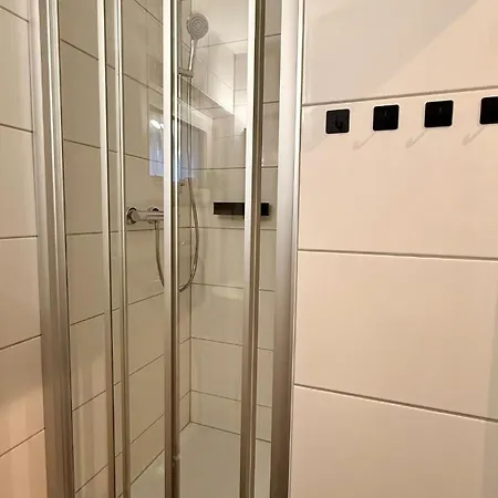 'Das Kleine Feine' - Ruhige, Helle Ferienwohnung Mit Parkplatz Und Balkon Pforzheim Exterior photo